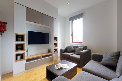 2 bedroom apartment to rent, Apt 27, Q One Residence, Wade Lane LS2