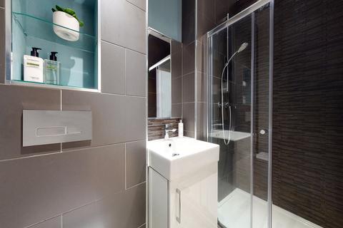2 bedroom apartment to rent, Apt 27, Q One Residence, Wade Lane LS2