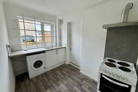 Studio to rent, Croydon CR2