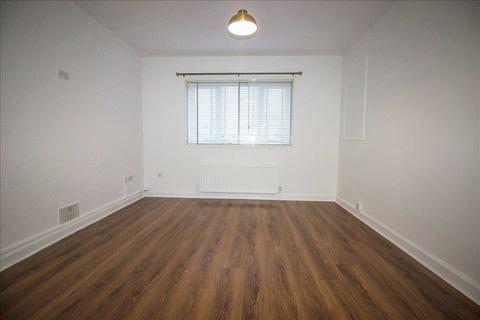 2 bedroom flat to rent, Howard Street, Battlefield, Newcastle Upon Tyne