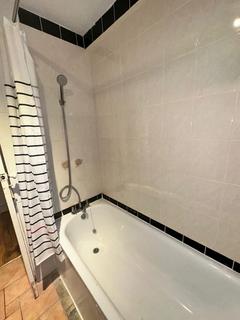 3 bedroom flat to rent, Hornsey Lane, London N6