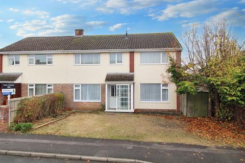 4 bedroom semi-detached house for sale, Rochdale Avenue, Calne SN11