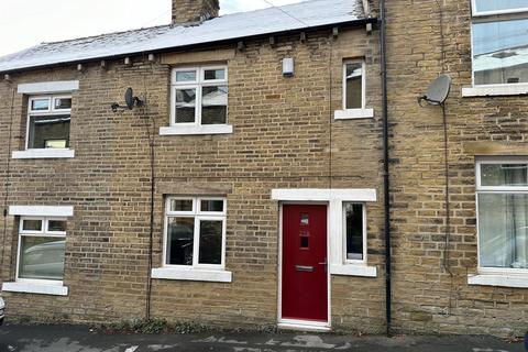 3 bedroom terraced house to rent, Clifton Street, Sowerby Bridge