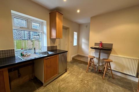 3 bedroom terraced house to rent, Clifton Street, Sowerby Bridge