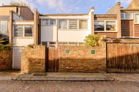 27 Murray Mews, London, NW1 9RH