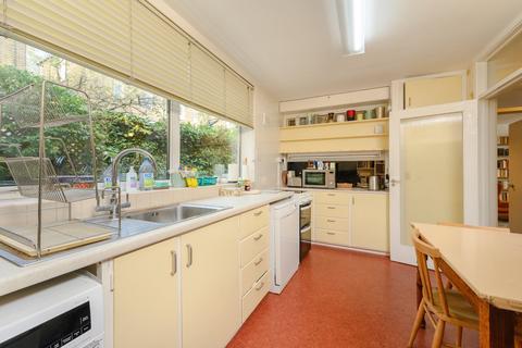 27 Murray Mews, London, NW1 9RH