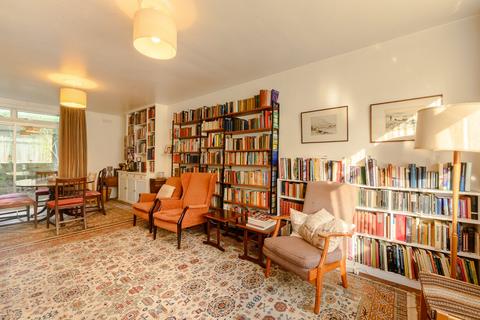 27 Murray Mews, London, NW1 9RH
