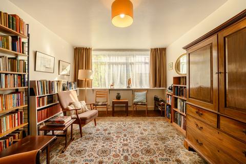 27 Murray Mews, London, NW1 9RH