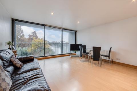 2 bedroom flat for sale, City Harbour, 8 Selsdon Way, London