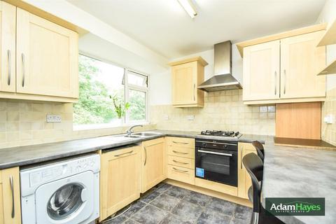 2 bedroom apartment to rent, High Road, London N20