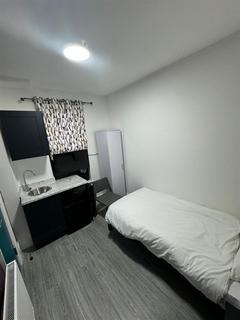 Studio to rent, Glenny Road, Barking