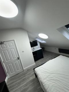 Studio to rent, Glenny Road, Barking