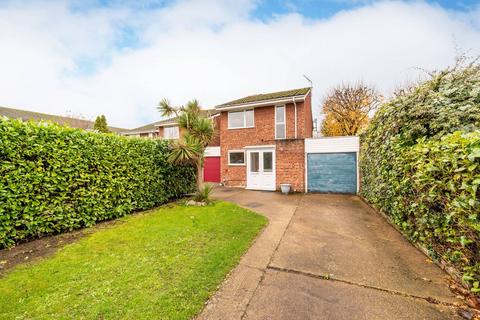 4 bedroom house for sale, Winchilsea Crescent, West Molesey, KT8