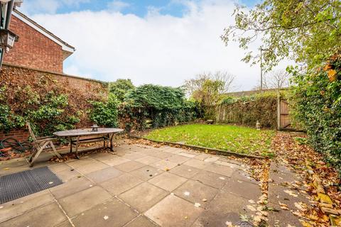 5 Winchilsea Crescent, West Molesey, KT8 1ST