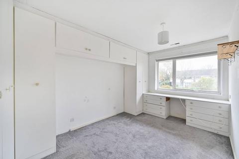 5 Winchilsea Crescent, West Molesey, KT8 1ST