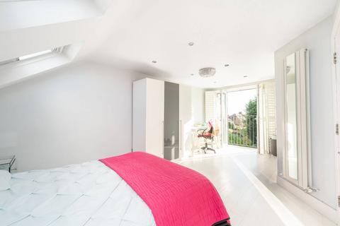 4 bedroom semi-detached house for sale, Waterfall Road, New Southgate, London, N11