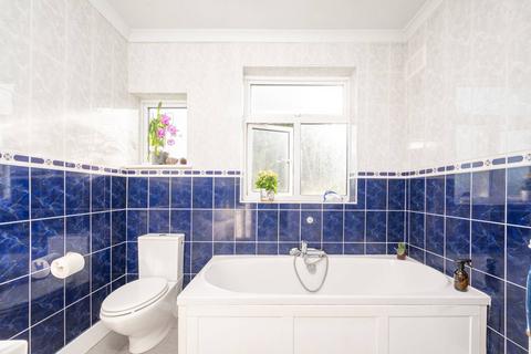 4 bedroom semi-detached house for sale, Waterfall Road, New Southgate, London, N11