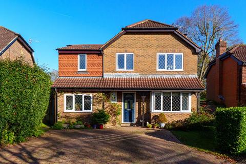 4 bedroom detached house for sale, Hatchlands, Cuckfield