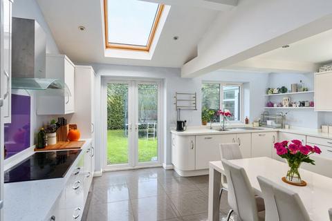 4 bedroom detached house for sale, Hatchlands, Cuckfield