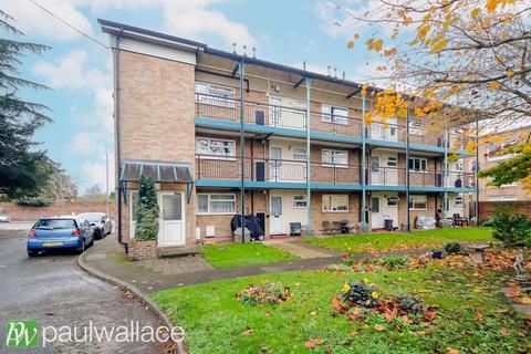 1 bedroom maisonette for sale, Priory Close, Hoddesdon