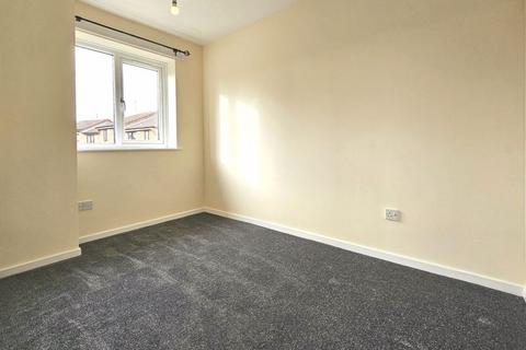 2 bedroom semi-detached house to rent, Princess Way, Wednesbury