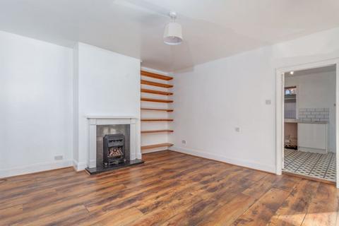 3 bedroom terraced house to rent, 7 Whiteley Terrace, Ripponden HX6 4EZ