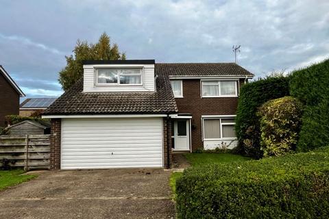 4 bedroom detached house for sale, Warren Close, Elmswell