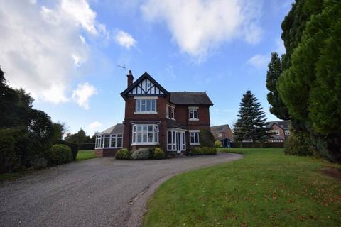 3 bedroom detached house to rent, Chester Road, Malpas,