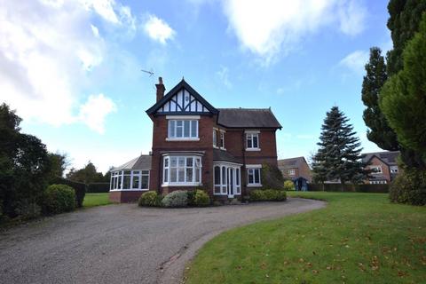 3 bedroom detached house to rent, Chester Road, Malpas,