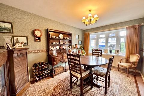 3 bedroom detached house for sale, Allesley Close, Four Oaks, Sutton Coldfield, B74 2NF