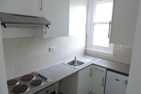 1 bedroom flat to rent, Vallance Gardens, Hove