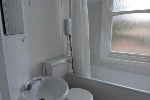 1 bedroom flat to rent, Vallance Gardens, Hove