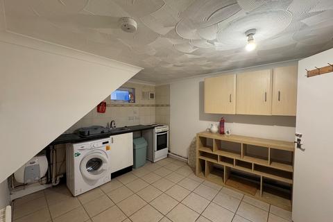 1 bedroom maisonette to rent, Portswood Road, Southampton SO17