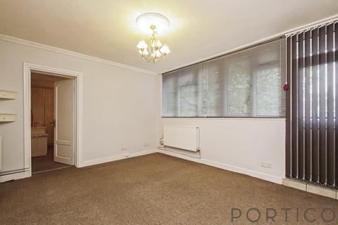 1 bedroom flat to rent, Weymouth Court, E2