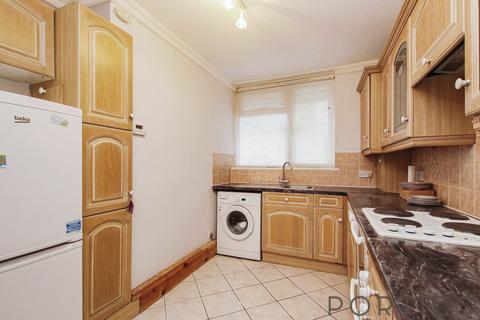 1 bedroom flat to rent, Weymouth Court, E2