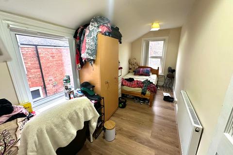 4 bedroom terraced house to rent, PYBUS STREET, DE22, STUDENT ACCOMODATION 25/26