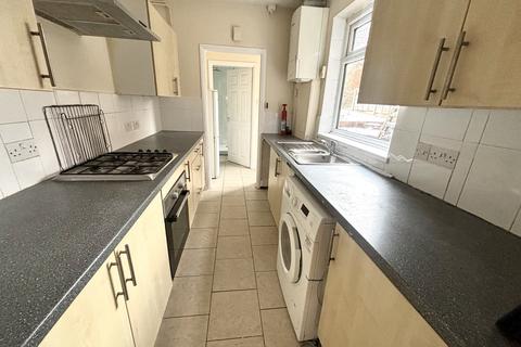 3 bedroom terraced house to rent, Stables Street, Derby