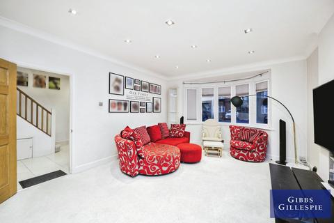 4 bedroom detached house to rent, Tolcarne Drive, Pinner