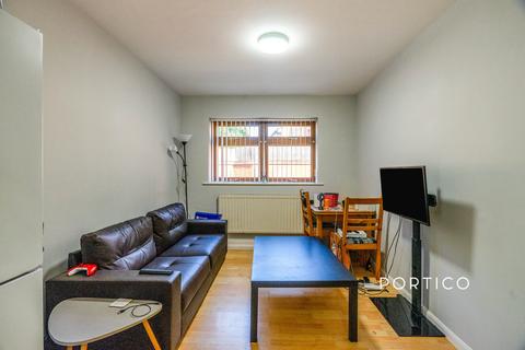 2 bedroom apartment to rent, Cowley Court, Leytonstone