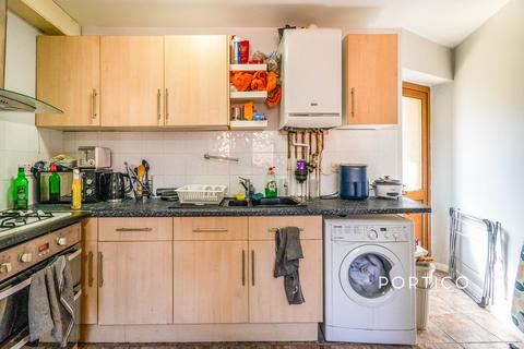 2 bedroom apartment to rent, Cowley Court, Leytonstone
