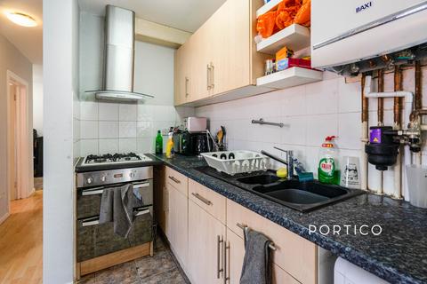 2 bedroom apartment to rent, Cowley Court, Leytonstone