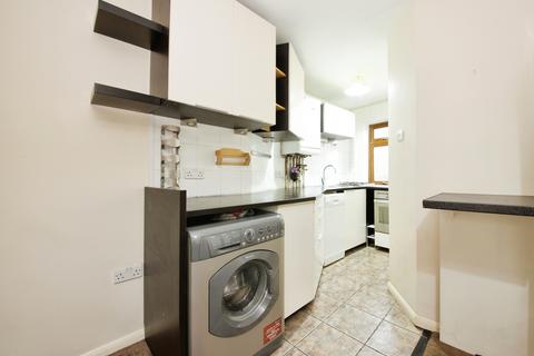 2 bedroom apartment to rent, West Street, Leytonstone