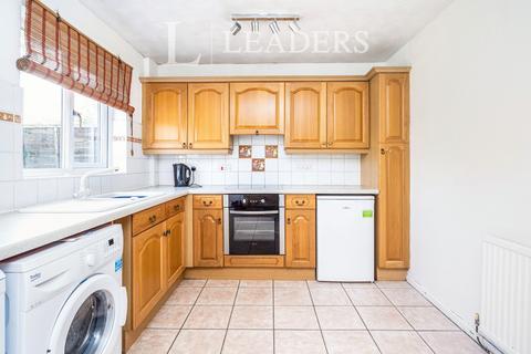 2 bedroom semi-detached house to rent, Heathfields Close, Off Brook Lane, CH2