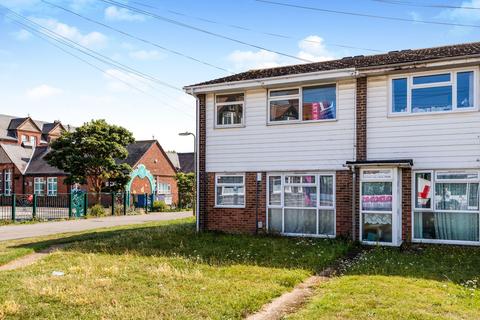 2 bedroom property to rent, Gosport