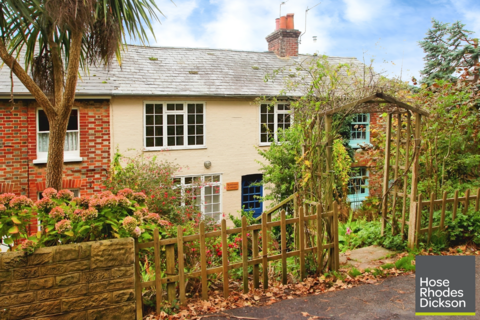 4 bedroom cottage to rent, Weston Lane, Totland Bay