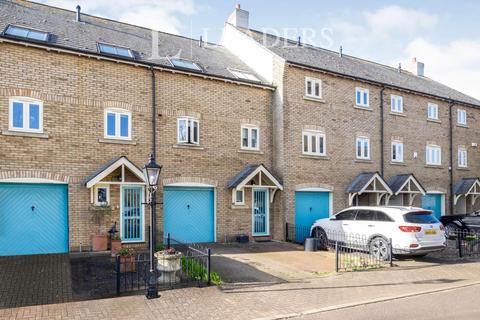 3 bedroom terraced house to rent, London Road, St Ives