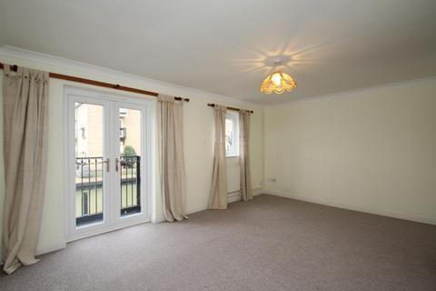 3 bedroom terraced house to rent, London Road, St Ives