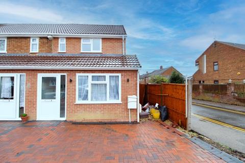 2 bedroom end of terrace house for sale, Lalleford Road, Luton