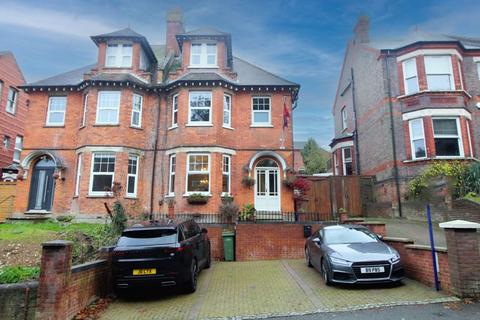 undefined, London Road, Luton