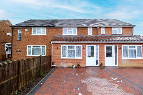 4 bedroom terraced house for sale, Lalleford Road , Luton